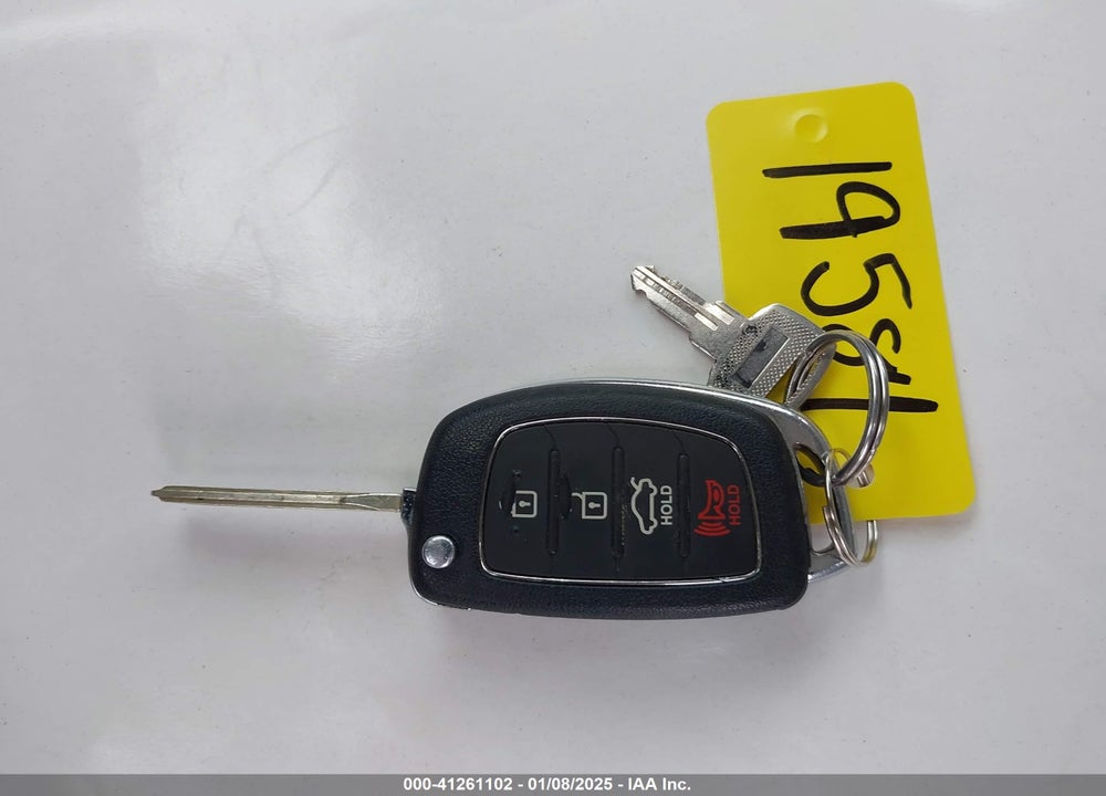 2017 HYUNDAI SONATA VIN: 5NPE24AF6HH585773