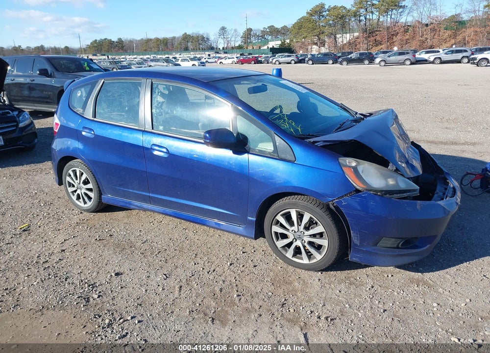 2013 HONDA FIT SPORT VIN: JHMGE8H59DC021205