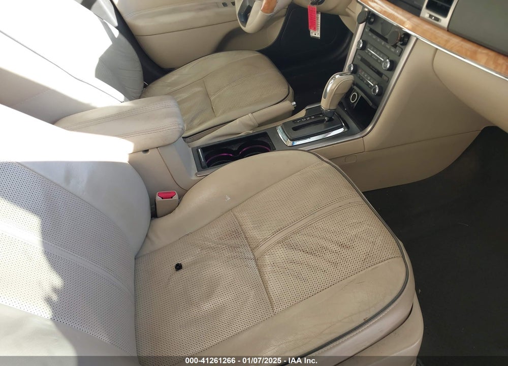2011 LINCOLN MKZ VIN: 3LNDL2L39BR756192