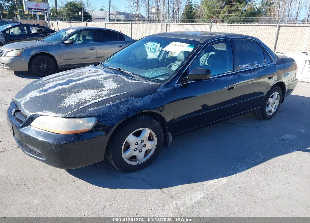 2000 HONDA ACCORD 3.0 EX VIN: 1HGCG1659YA085428
