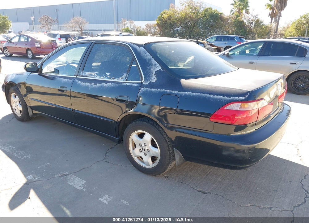 2000 HONDA ACCORD 3.0 EX VIN: 1HGCG1659YA085428