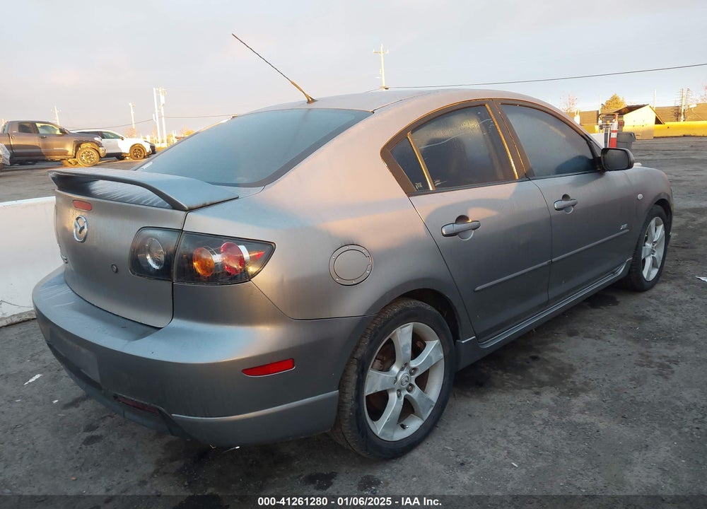 2006 MAZDA 3 S TOURING VIN: JM1BK324261529490