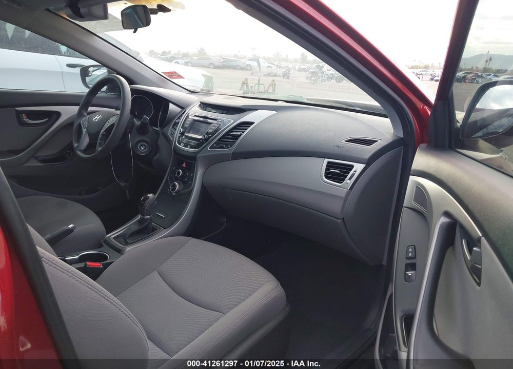 2015 HYUNDAI ELANTRA VIN: 5NPDH4AE2FH640914