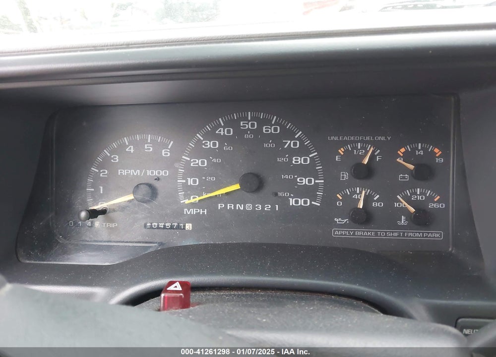 1999 CHEVROLET SUBURBAN 1500 LT VIN: 3GNFK16R7XG124022