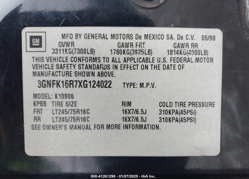 1999 CHEVROLET SUBURBAN 1500 LT VIN: 3GNFK16R7XG124022