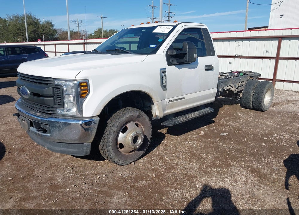 2019 FORD F-350 CHASSIS XL VIN: 1FDRF3HT2KEG64954