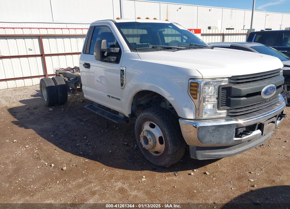2019 FORD F-350 CHASSIS XL VIN: 1FDRF3HT2KEG64954