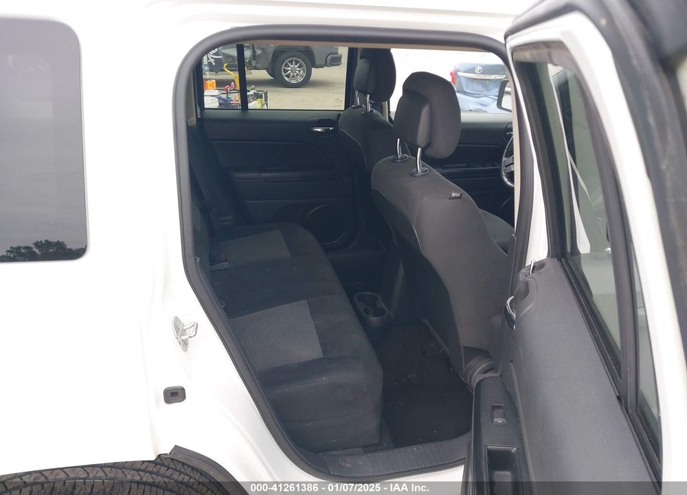 2016 JEEP PATRIOT LATITUDE VIN: 1C4NJRFB0GD523196