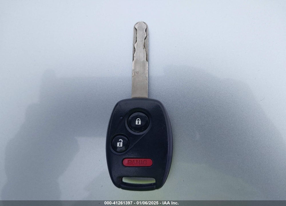 2011 HONDA FIT VIN: JHMGE8H54BC000291