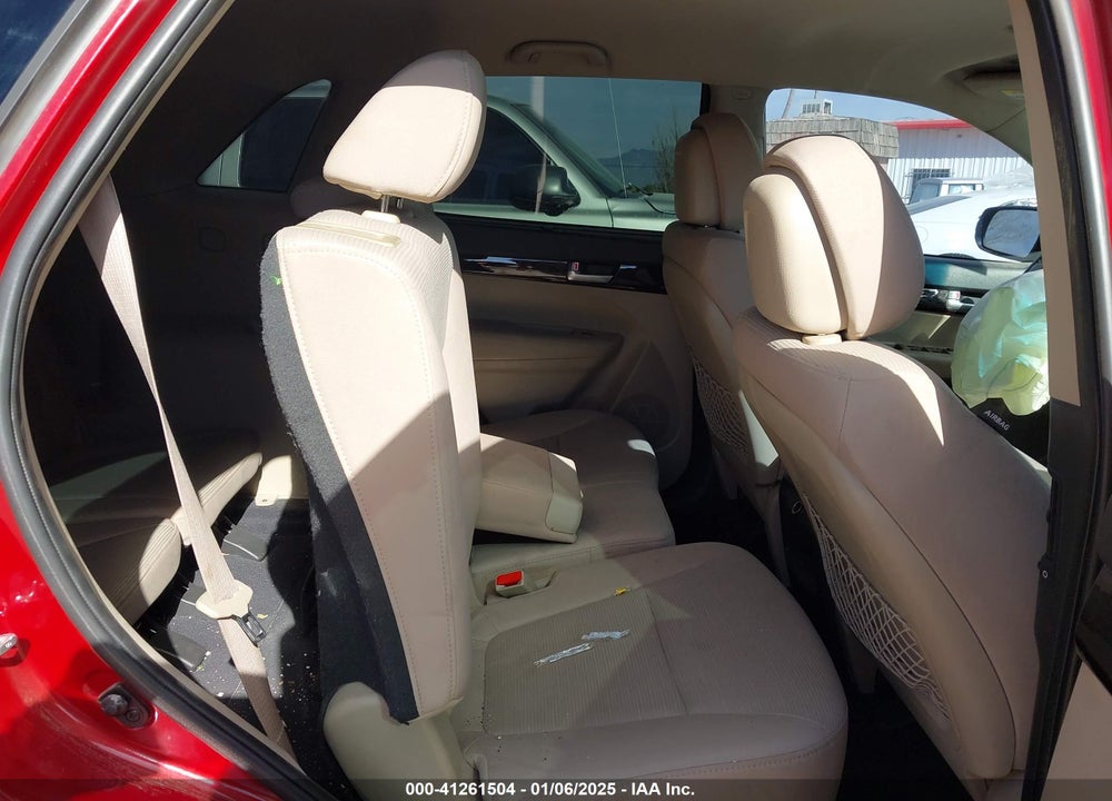 2014 KIA SORENTO LX VIN: 5XYKT4A68EG435084
