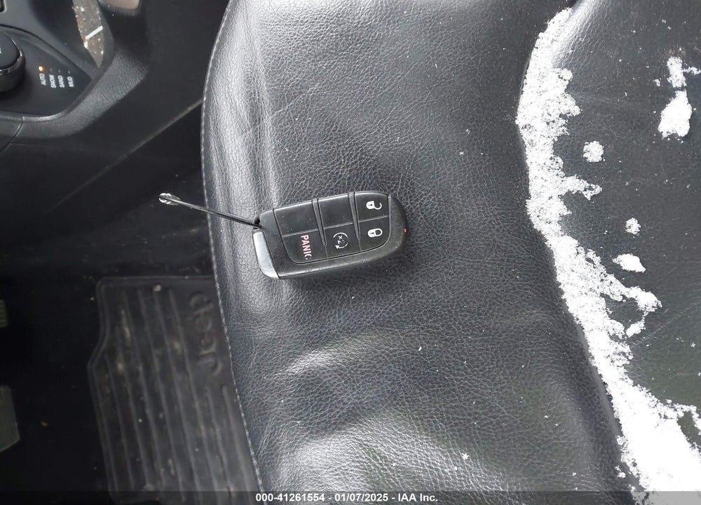 2016 JEEP RENEGADE LIMITED VIN: ZACCJBDT8GPD01615