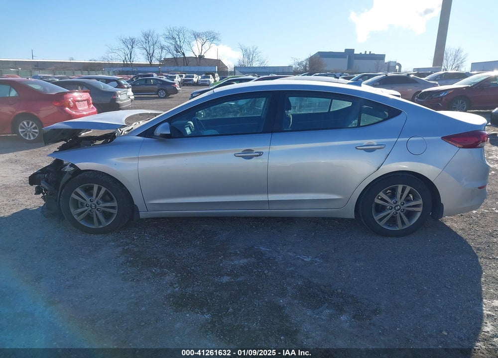 2018 HYUNDAI ELANTRA VIN: 5NPD84LF2JH371974