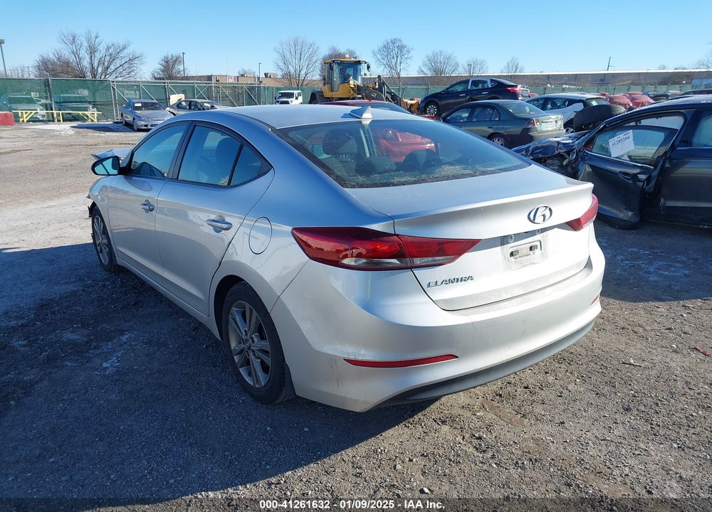 2018 HYUNDAI ELANTRA VIN: 5NPD84LF2JH371974