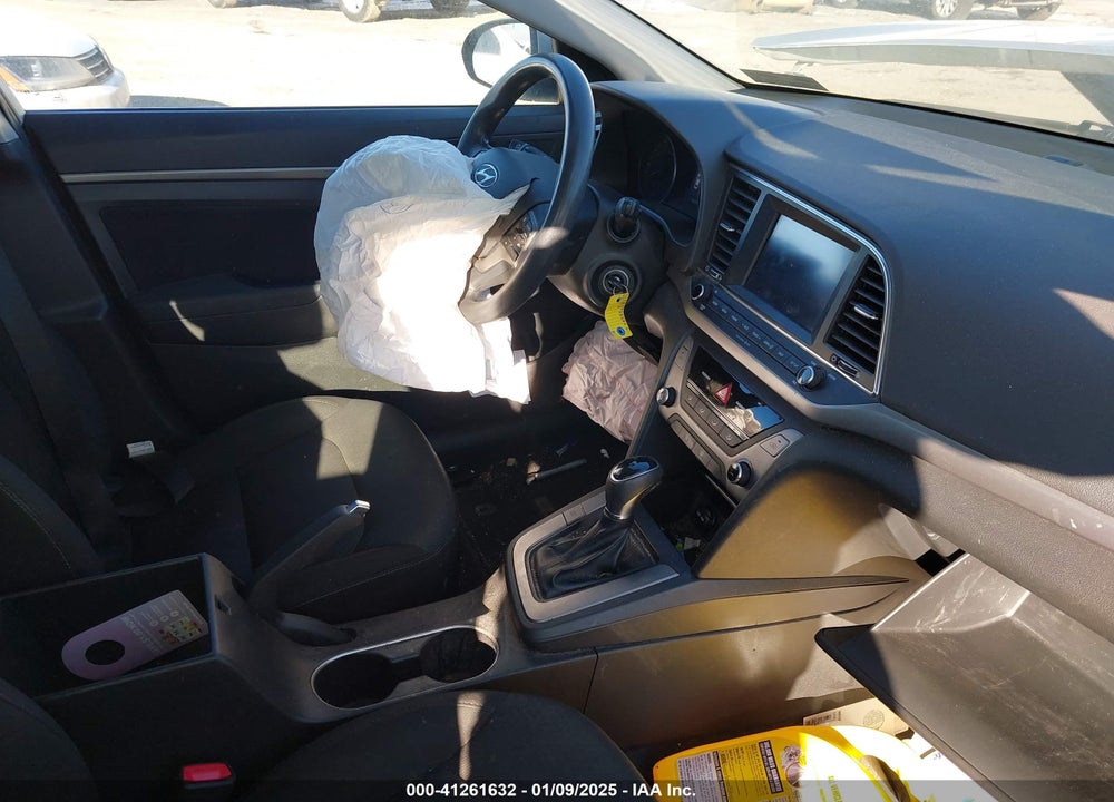 2018 HYUNDAI ELANTRA VIN: 5NPD84LF2JH371974