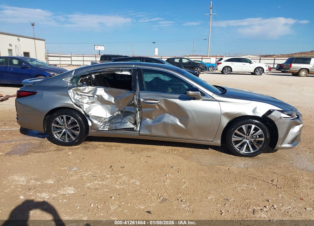 2019 LEXUS ES 300H ULTRA LUXURY VIN: 58AB21B17KU002911