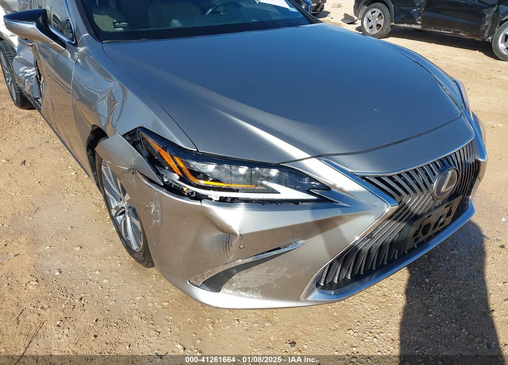 2019 LEXUS ES 300H ULTRA LUXURY VIN: 58AB21B17KU002911
