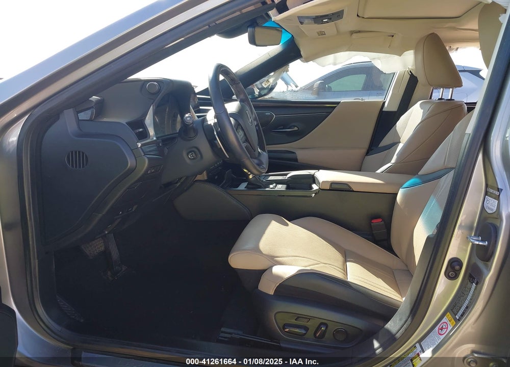 2019 LEXUS ES 300H ULTRA LUXURY VIN: 58AB21B17KU002911