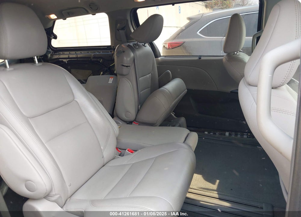 2017 TOYOTA SIENNA VIN: 5TDYZ3DC0HS805701