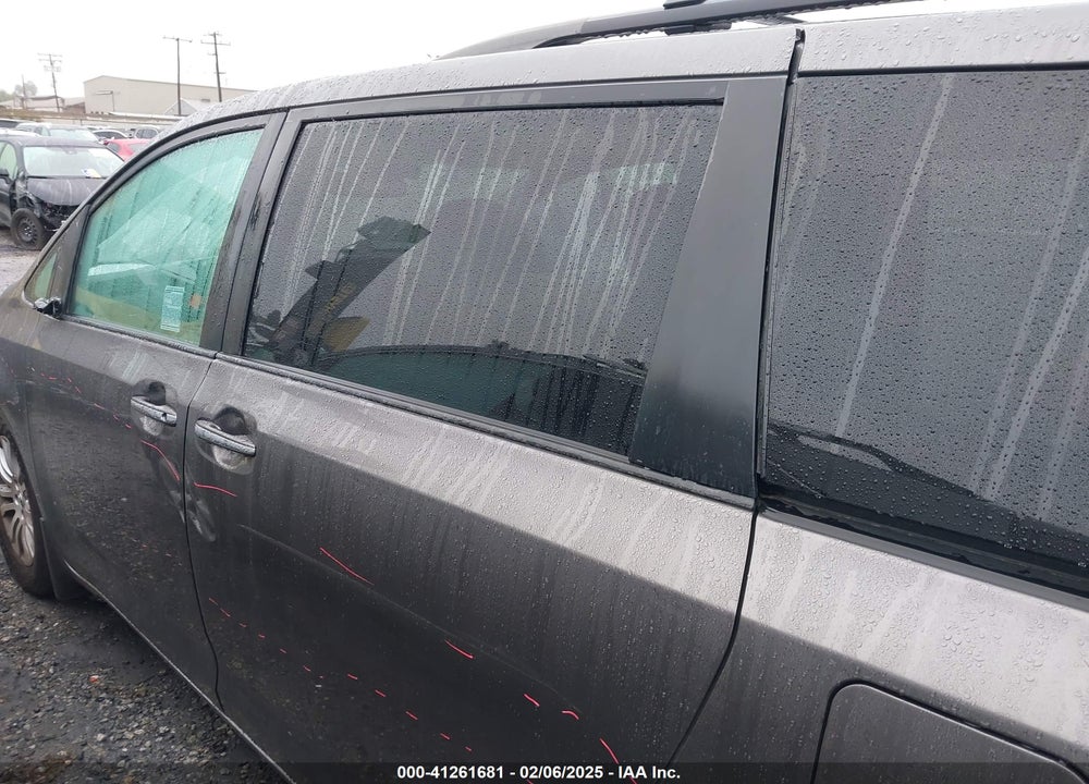 2017 TOYOTA SIENNA VIN: 5TDYZ3DC0HS805701