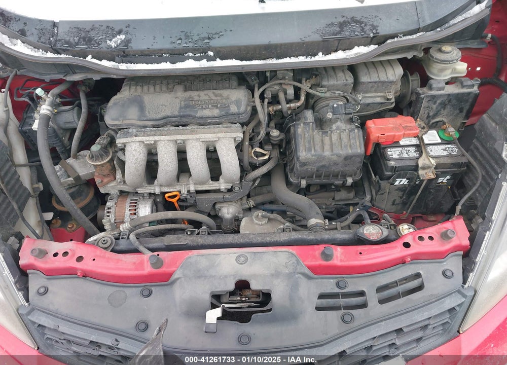 2013 HONDA FIT VIN: JHMGE8H51DC013602