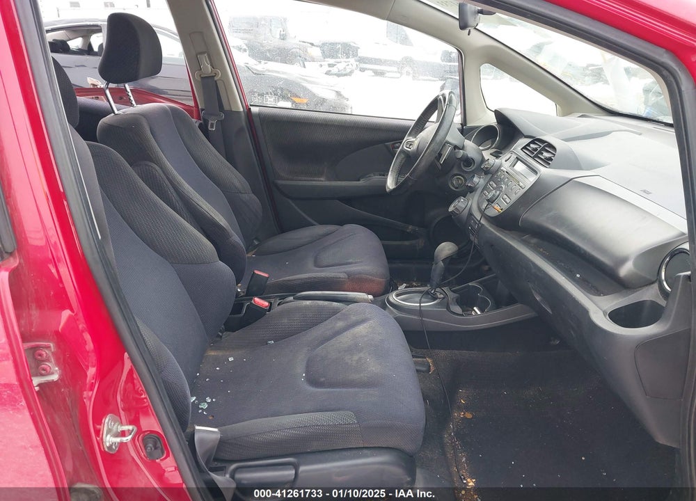 2013 HONDA FIT VIN: JHMGE8H51DC013602