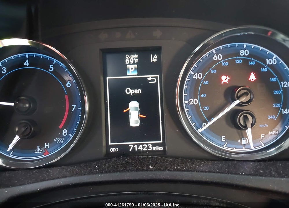 2017 TOYOTA COROLLA SE VIN: 5YFBURHE7HP721743
