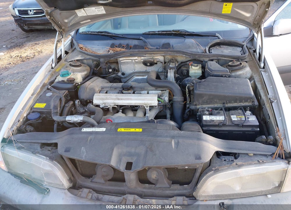 2000 VOLVO V70 XC/XC SE VIN: YV1LZ56D3Y2659372