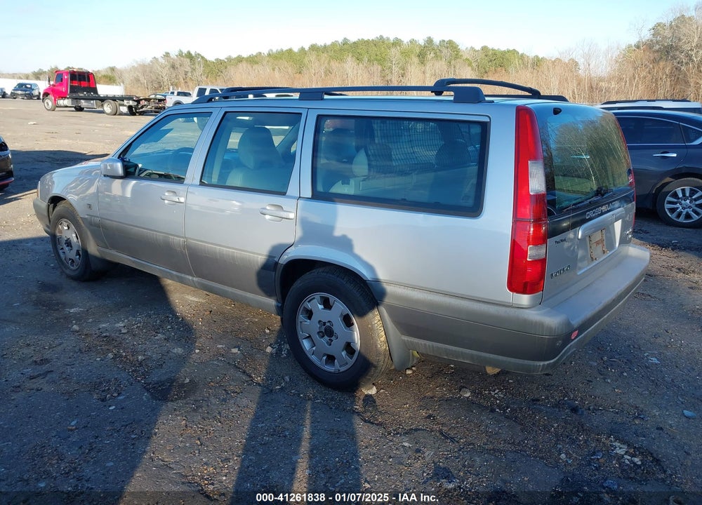2000 VOLVO V70 XC/XC SE VIN: YV1LZ56D3Y2659372