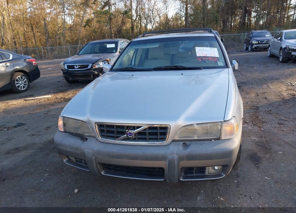 2000 VOLVO V70 XC/XC SE VIN: YV1LZ56D3Y2659372