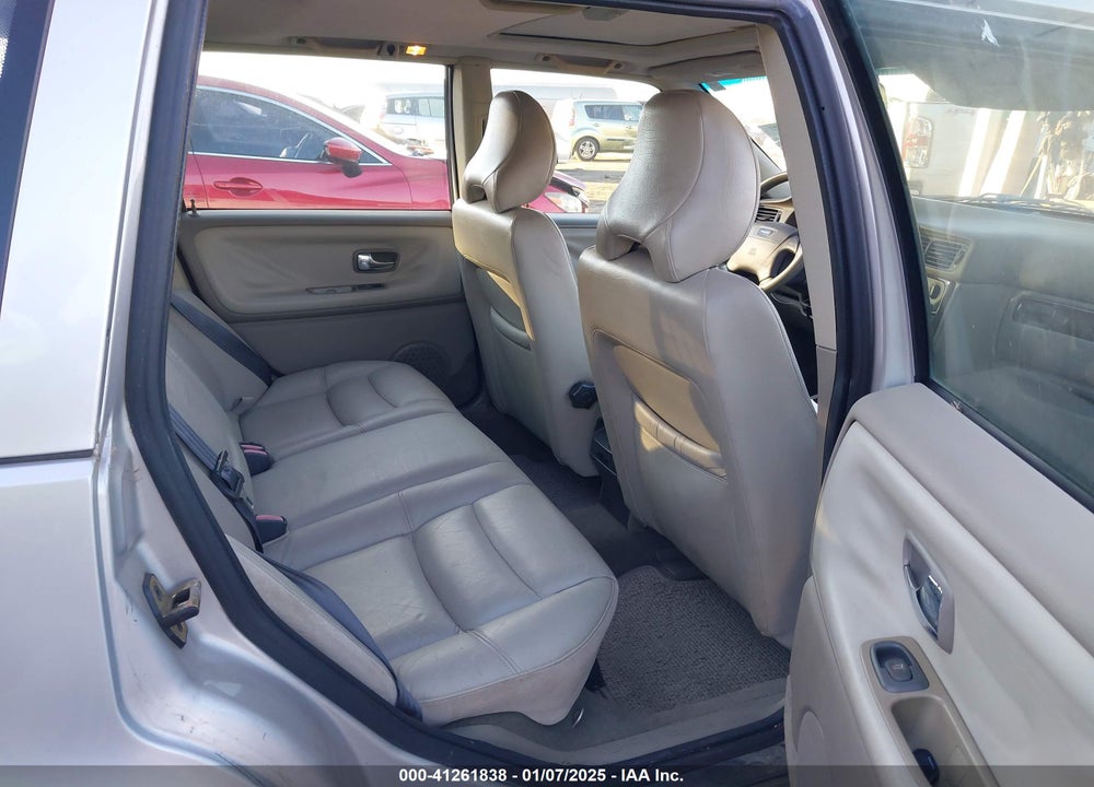 2000 VOLVO V70 XC/XC SE VIN: YV1LZ56D3Y2659372