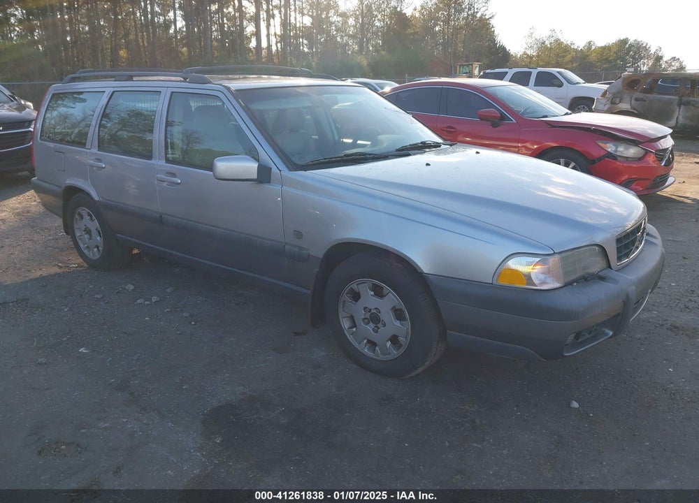 2000 VOLVO V70 XC/XC SE VIN: YV1LZ56D3Y2659372