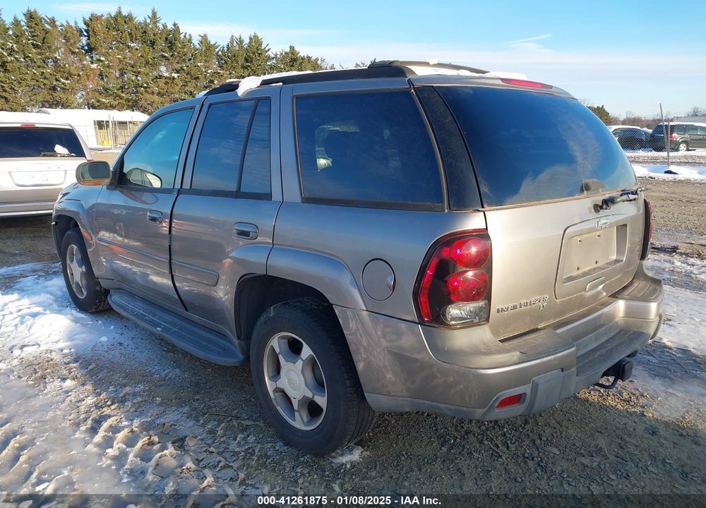 2005 CHEVROLET TRAILBLAZER LT VIN: 1GNDT13S252279675