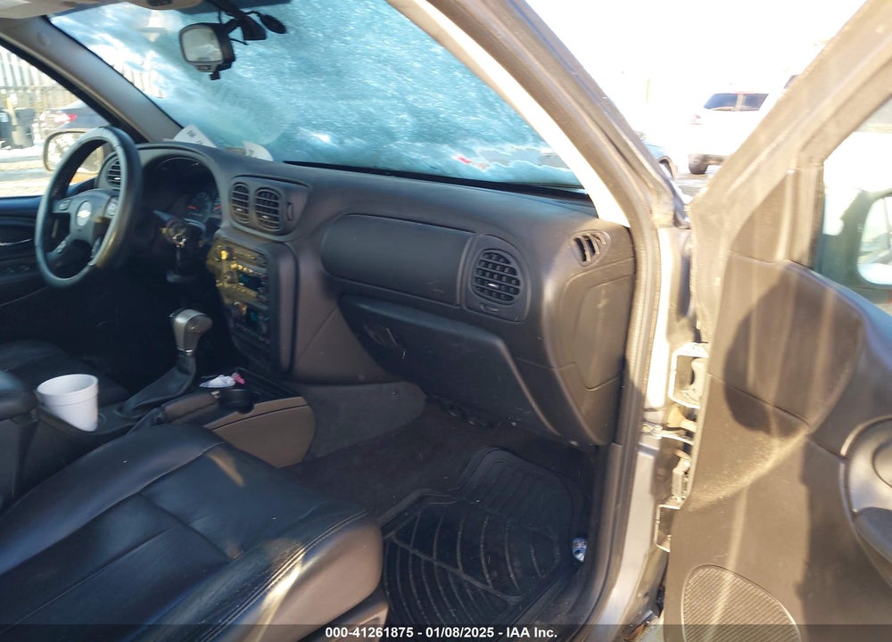 2005 CHEVROLET TRAILBLAZER LT VIN: 1GNDT13S252279675
