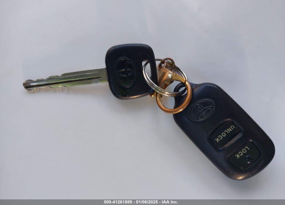 2003 TOYOTA COROLLA LE VIN: 2T1BR38E23C132882