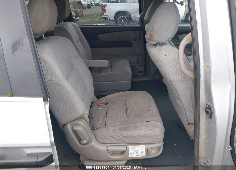 2011 HONDA ODYSSEY LX VIN: 5FNRL5H29BB036162