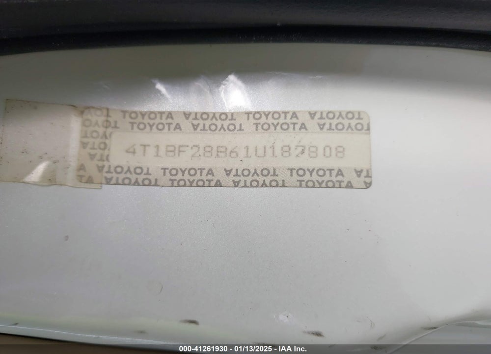 2001 TOYOTA AVALON XLS VIN: 4T1BF28B61U187808