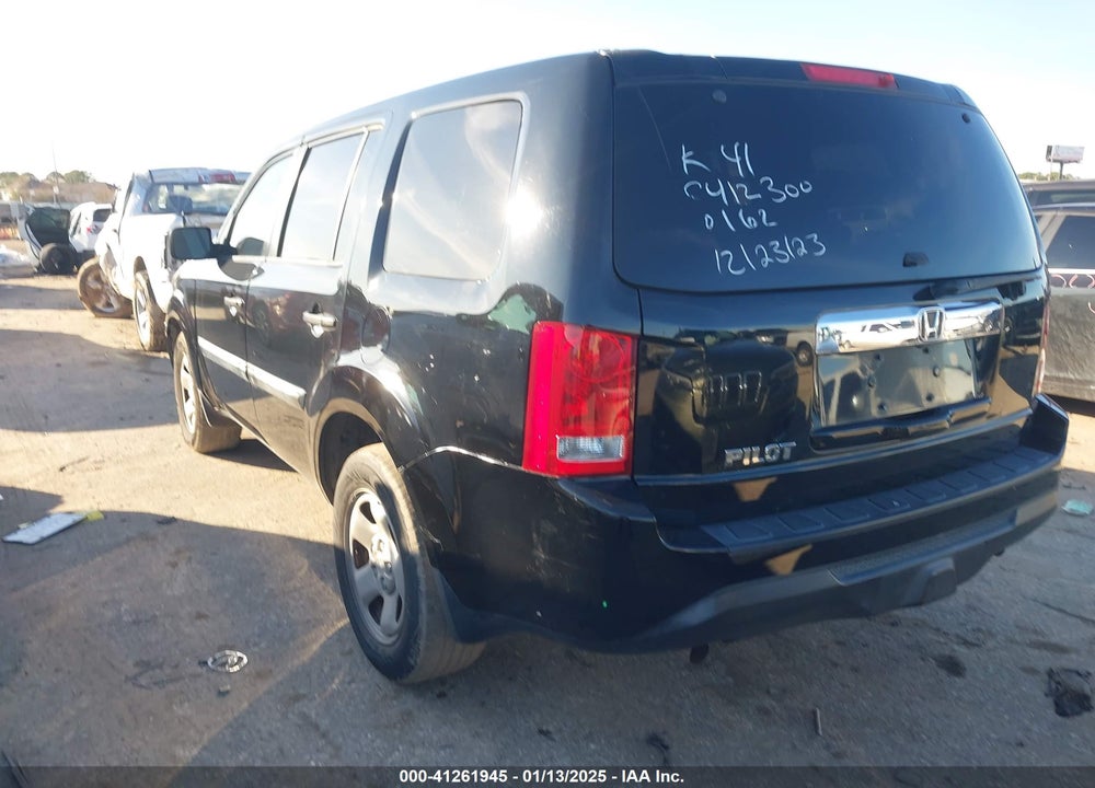 2014 HONDA PILOT LX VIN: 5FNYF3H26EB010162