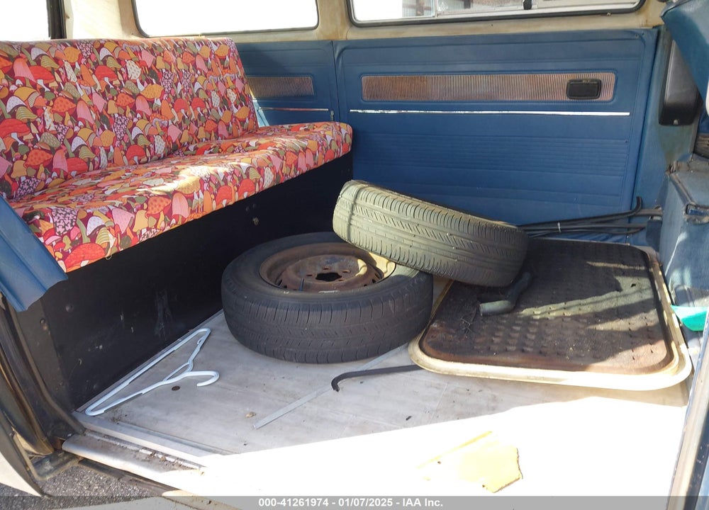 1984 VOLKSWAGEN VANAGON BUS VIN: WV2YB0253EH093497