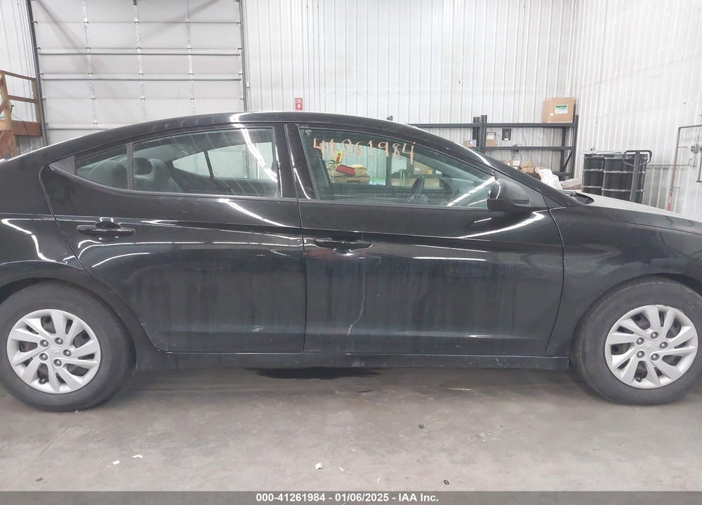 2018 HYUNDAI ELANTRA VIN: 5NPD74LF3JH341854