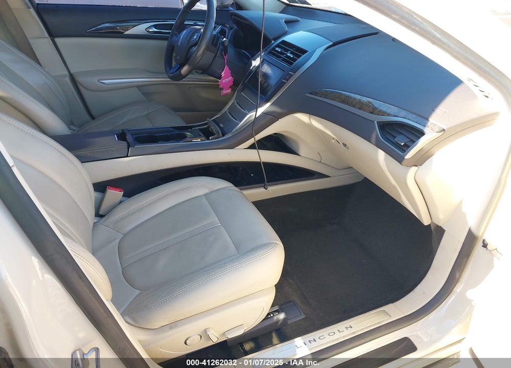 2014 LINCOLN MKZ VIN: 3LN6L2GK5ER808268