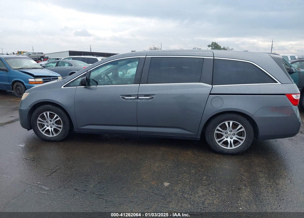 2011 HONDA ODYSSEY EX-L VIN: 5FNRL5H6XBB096342