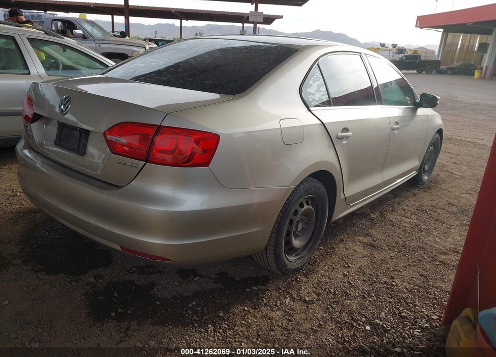 2013 VOLKSWAGEN JETTA VIN: 3VWDP7AJ7DM210432