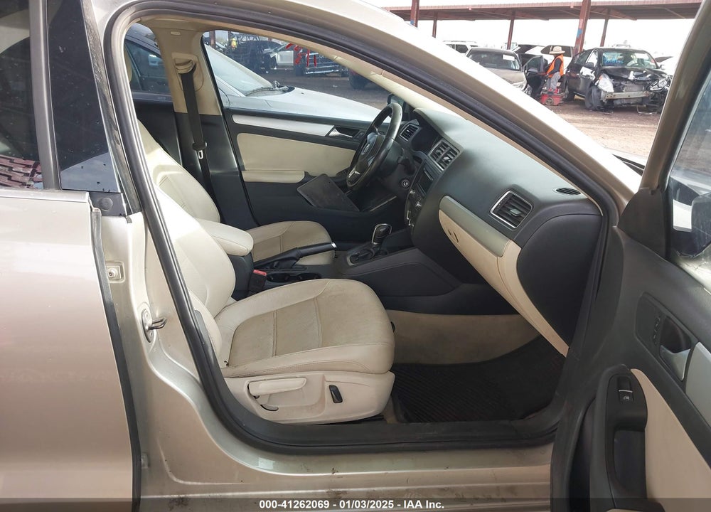 2013 VOLKSWAGEN JETTA VIN: 3VWDP7AJ7DM210432