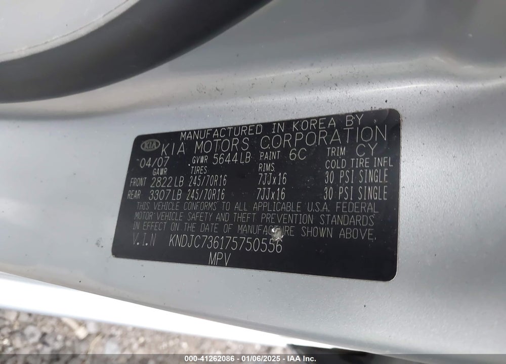 2007 KIA SORENTO LX VIN: KNDJC736175750556