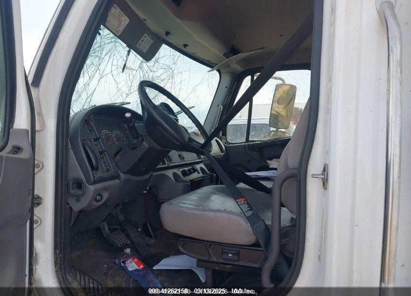 2016 FREIGHTLINER M2 VIN: 1FVACWDT8GHHA5842