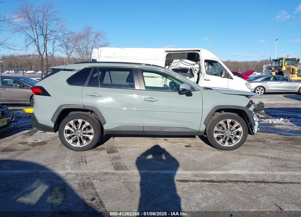 2019 TOYOTA RAV4 XLE PREMIUM VIN: JTMA1RFV6KD517369