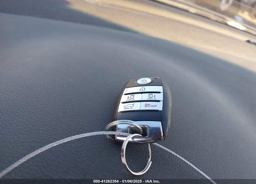 2017 KIA SEDONA LX VIN: KNDMB5C14H6245132