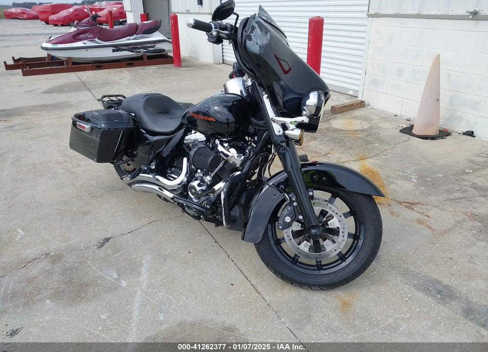 2017 HARLEY-DAVIDSON FLHTP POLICE ELECTRA GLIDE VIN: 1HD1FMC19HB675357