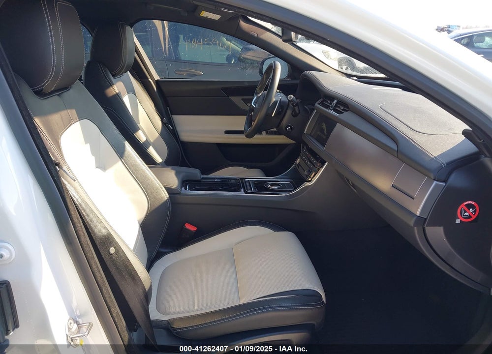 2018 JAGUAR XF 25T R-SPORT VIN: SAJBL4FX0JCY69341