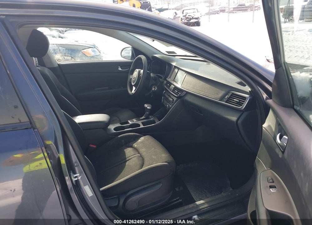 2018 KIA OPTIMA VIN: KNAGT4L38J5217025